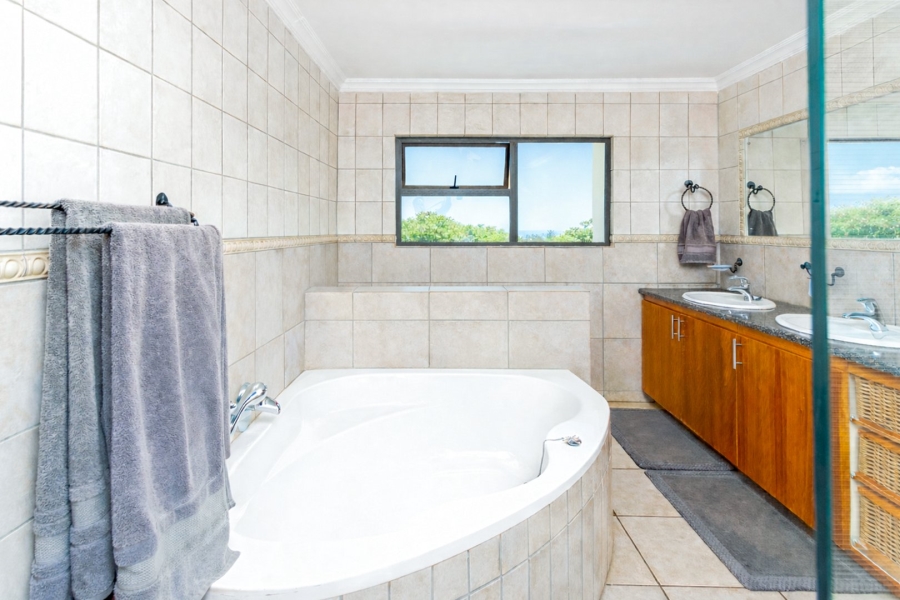 3 Bedroom Property for Sale in Caribbean Beach Club North West